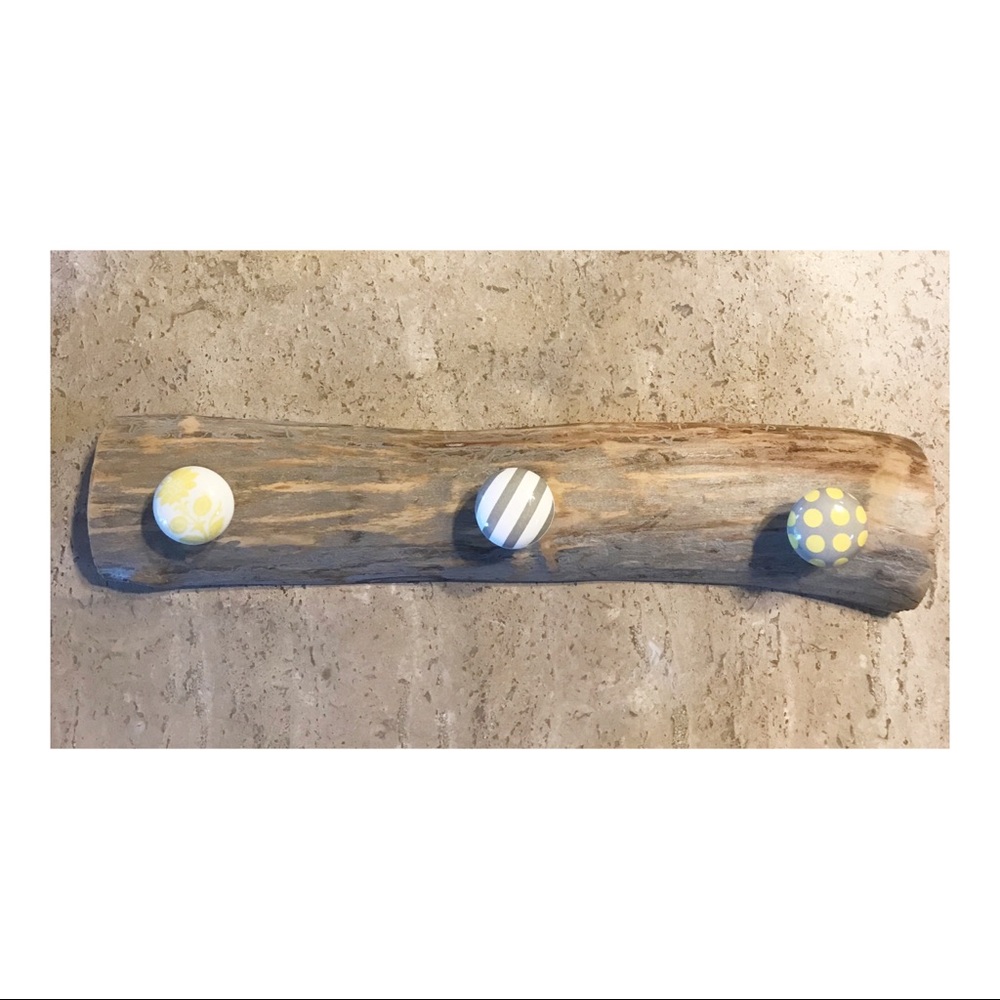 Shabby chic wall hanger solid wood & ceramic knobs